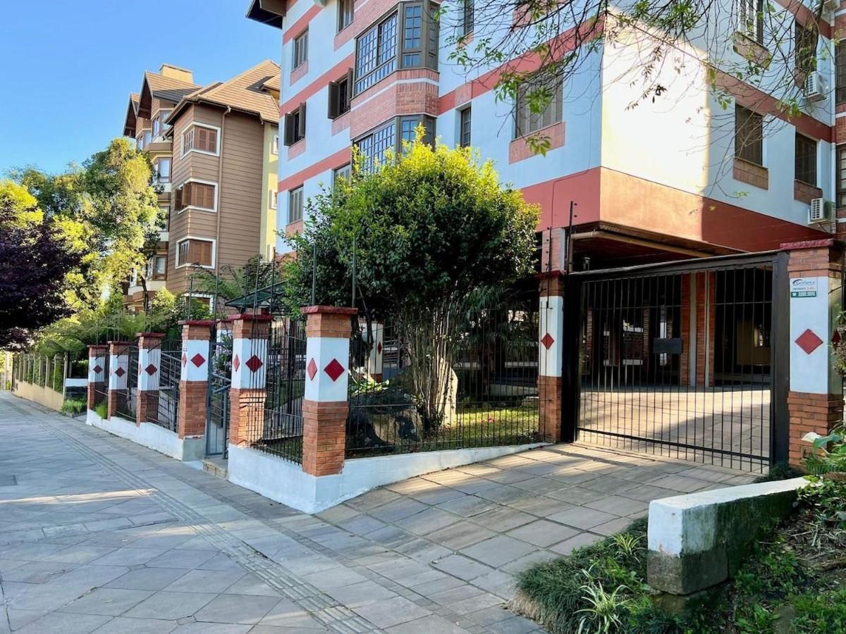 Apartamento San Pietro Centro 3 Dorm By Achei Temporada Gramado Exterior photo